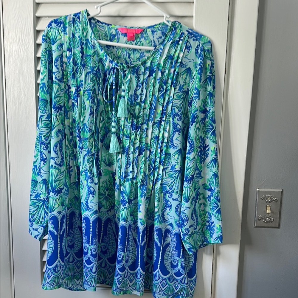 Lilly Pulitzer Blue Tunic with Mandarin Collar and 3/4 Sleeves
